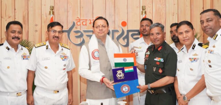माउंट मुकुट ईस्ट फतह कर लौटा भारतीय तटरक्षक बल का दल, मुख्यमंत्री ने दी बधाई