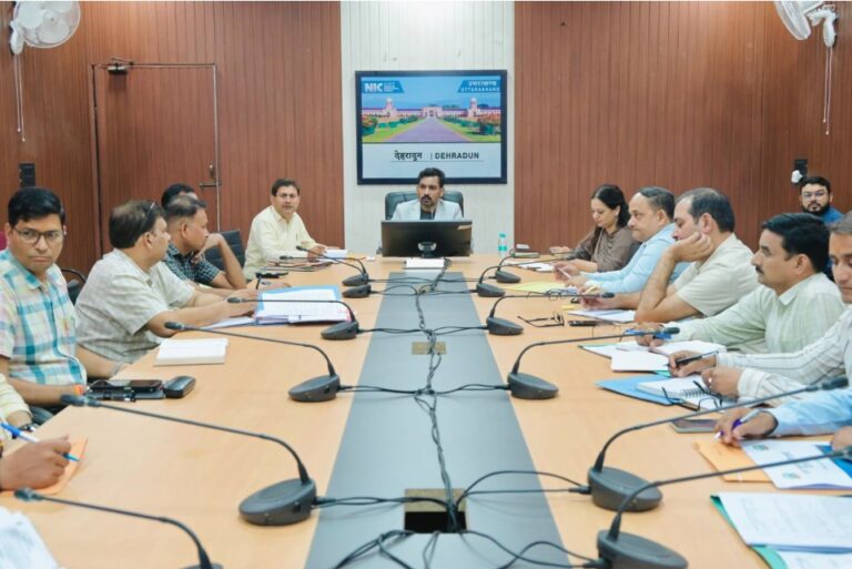 सिंगल यूज प्लास्टिक पर डीएम सख्त, सप्लाई नेटवर्क तोड़ने के निर्देश